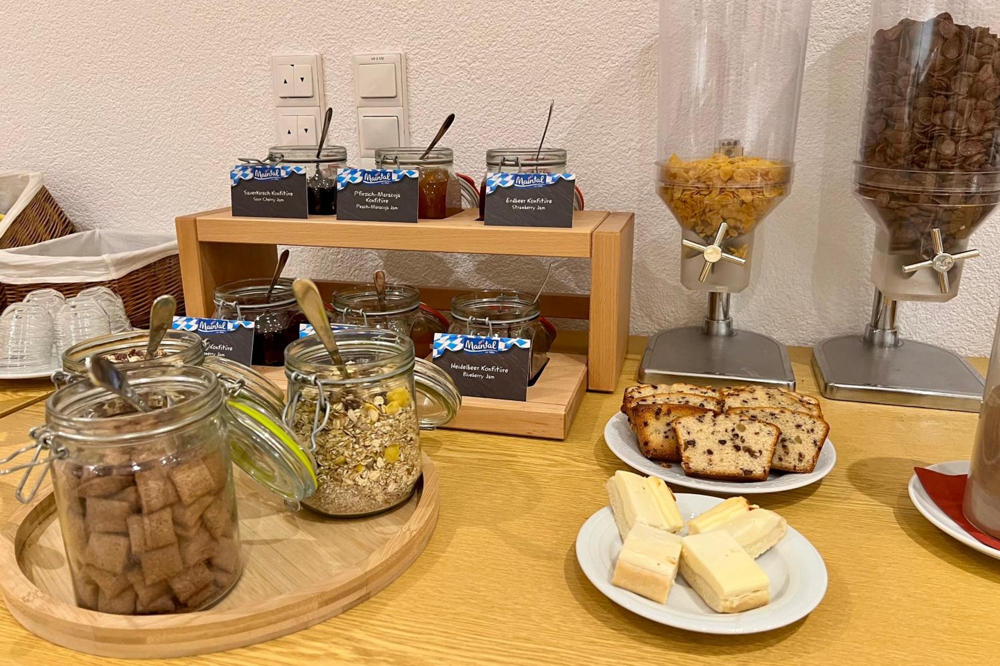 Hotel Fantasie Ansbach Eksteriør billede